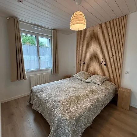 Maison Rénovée Près De La Avec Jardin Clos Et Parking - Fr-1-426-562 * Barbâtre