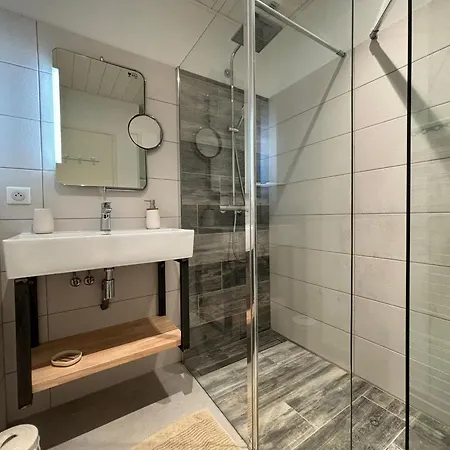 Maison Renovee Pres De La Avec Jardin Clos Et Parking - Fr-1-426-562 * ברבטרה